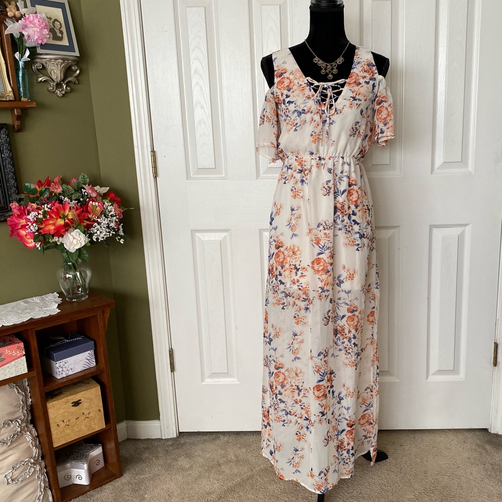 Trendy Floral Cold Shoulder Maxi Dress